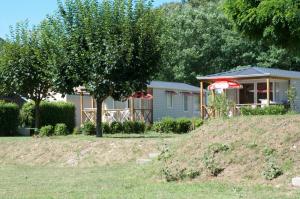 Campings camping bonneval : Mobile Home (Beige) 