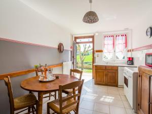 Maisons de vacances Beautiful holiday home in Loubejac with nature views : photos des chambres