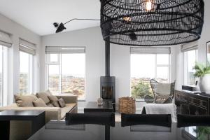 Hvassahraun Cabin by the Sea