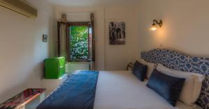 Standard Triple Room room in Hotel Kalehan