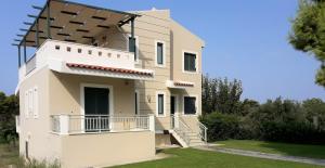 Panelma Villa Tranquil Coastal Retreat in Zacharo