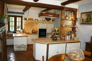 B&B / Chambres d'hotes Le Mas De La Cigale Bleue, Caumont Sur Durance : photos des chambres