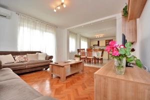 Apartment Lovre