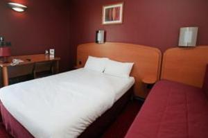 Hotels Sky Hotel Goussainville Charles de Gaulle : photos des chambres