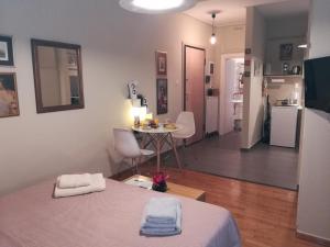 Koukaki ideal studio for 2