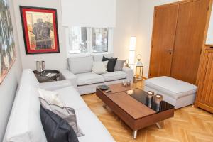 A Chic Kolonaki Apartment in Central Athens!