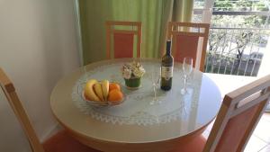 Two Bedroom Apartment Near Beach And Center