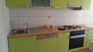 Two Bedroom Apartment Near Beach And Center