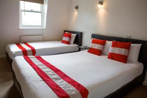 Triple Room room in Abbey Court Hotel - Hyde Park
