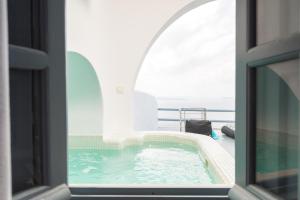 Oia Suites Santorini Greece