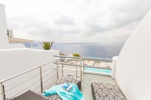 Oia Suites Santorini Greece