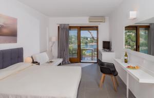 Cape Kanapitsa Hotel & Suites Skiathos Greece