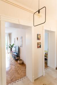 City Side Up Exclusive