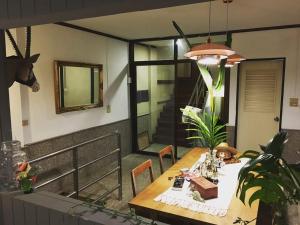 TANA CASA 12 Large Sathorn 6BR Townhome with Parking