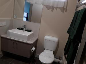 Moe Motor Inn - Contactless 24 hour Checkinn Available