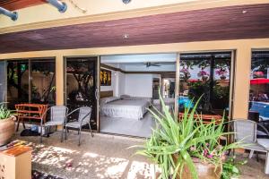 Bougainvillea Terrace House