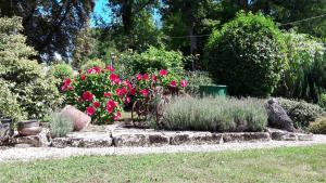 Sejours chez l'habitant La Garde Chambres d'hotes : photos des chambres