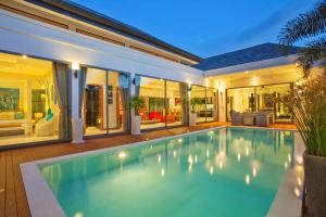 Gorgeous Luxury 3BR Pool Villa Atoosa near Naiharn