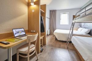 Hotels B&B HOTEL Villeneuve Loubet Plage : Chambre Quadruple