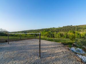 Maisons de vacances Serene Holiday Home in Mazeyrolles with Swimming Pool : photos des chambres