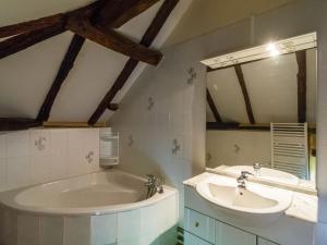 Maisons de vacances Lovely Holiday Home in Aquitaine with Private Swimming Pool : photos des chambres