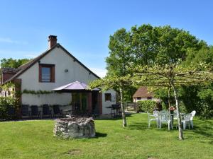 Cottage Quiet Holiday Home in Oussoy-en-Gatinais with a Garden Oussoy-en-G&acirc;tinais France
