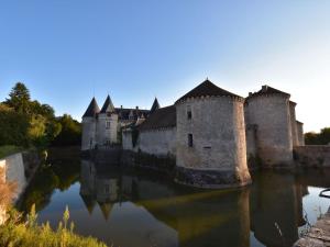 Maisons de vacances Authentic holiday home in Oussoy en G tinais : photos des chambres