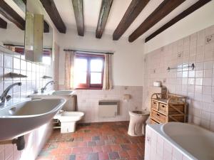Maisons de vacances Holiday home in St Maurice sur Aveyron with garden : photos des chambres