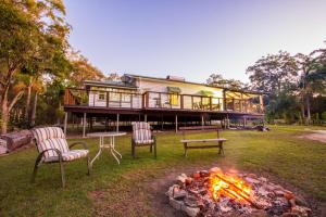 BALLANTINES - Bush n beach acreage retreat