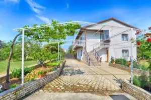 Apartment & room Milka 1633 - Veli Vrh