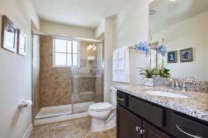 Modern Spacious Villa With No Rear Neighbors-3715