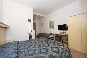 Triple Room with Balcony room in Hotel Primo