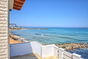 Seashell Seafront Villa Heraklio Greece