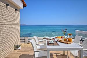 Seashell Seafront Villa Heraklio Greece