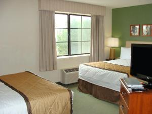 Studio with Two Queen Beds - Non-Smoking room in Extended Stay America Suites - Detroit - Ann Arbor - University South