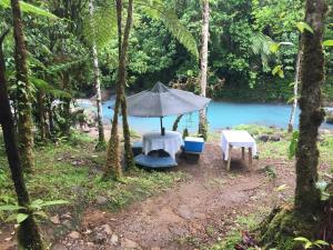 Cabinas Piuri, Rio Celeste