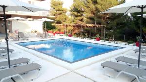 Pessada Bay Studios and Apartments