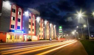 Hotel Madrid Minatitlán - 夸察夸尔科斯