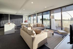 381 Cremorne