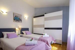 Charming Villa Katja with Private Pool and AC inRooms, Near Split