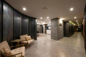 Brown-Dot Hotel Gupo