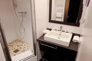 Hotels Kyriad Lyon Sud Sainte Foy : Chambre Double