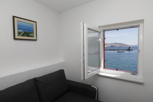 Apartment Darko with Sea View