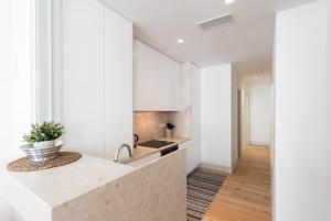 FLH Lux Baixa Flat - Historical Center near Tejo River