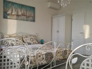 Main Square Apartments with sea view