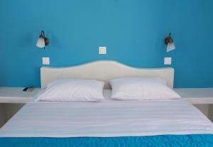 Sail Inn Studios & Apartments Santorini Greece