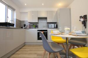 5 star namas Modern 3 Bedroom House Milton Keinsas Didžioji Britanija