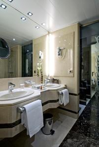 Executive Twin Room room in Wellington Hotel & Spa Madrid