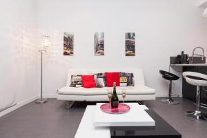 Appartements Manhattan 2 pieces 3 etoiles lumineux plein centre a 5mn des plages et palais : photos des chambres