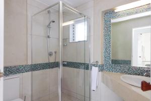 Santorini Akrotiri 28 (Family Only)